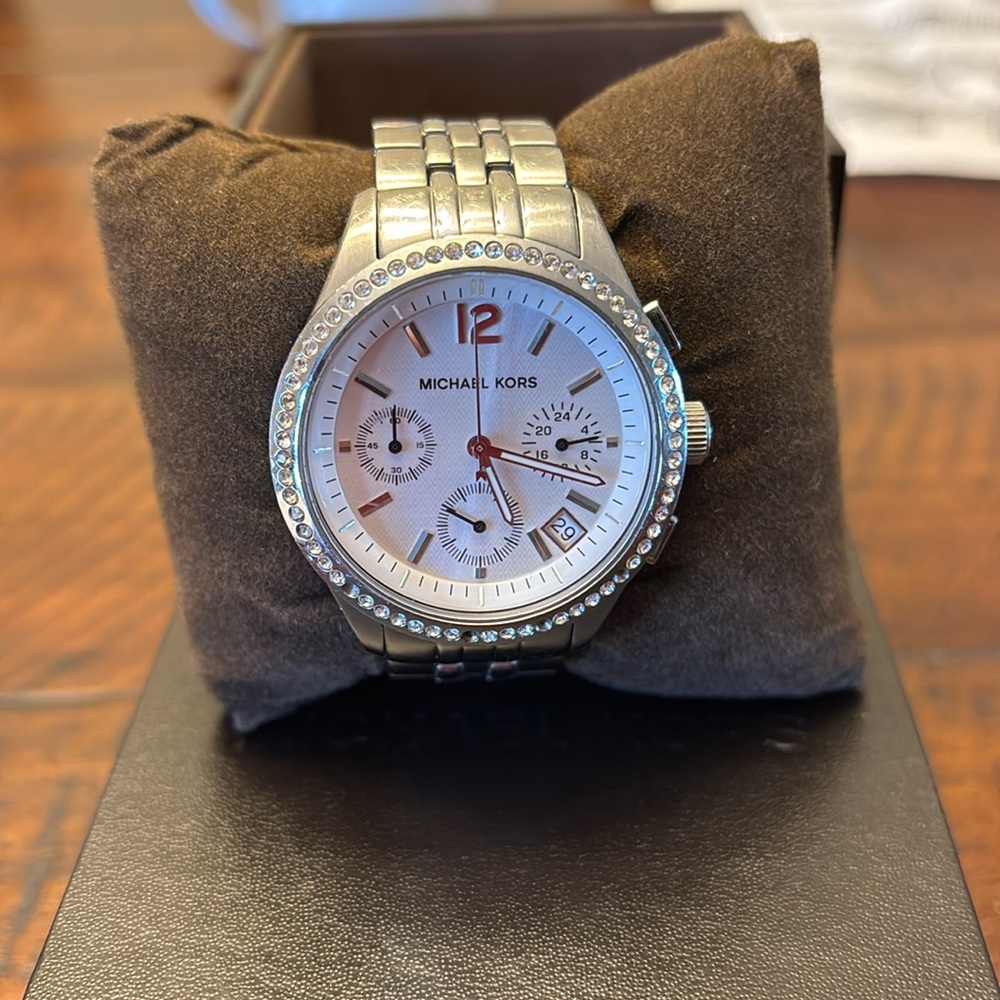 Michael Kors Silver Watch with Rhinestones MK-5018